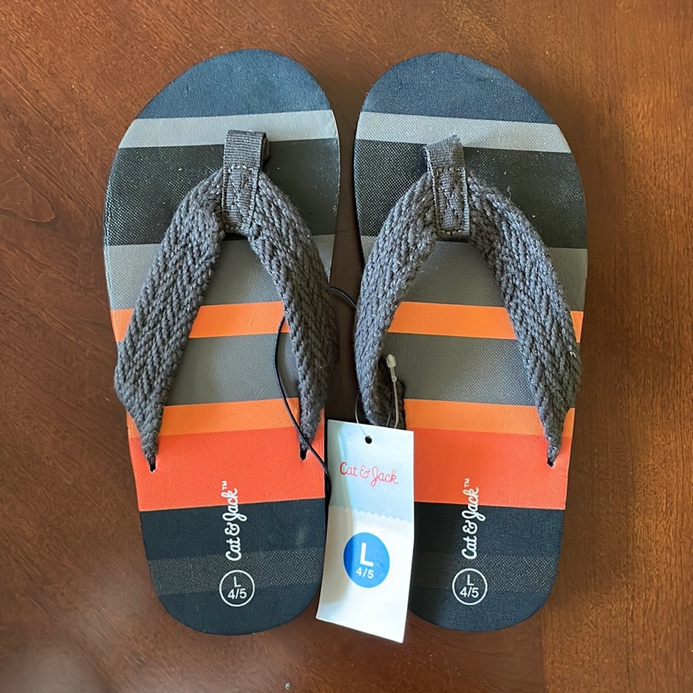 Cat and Jack Flip Flops Boys 4/5 (L) BNWT